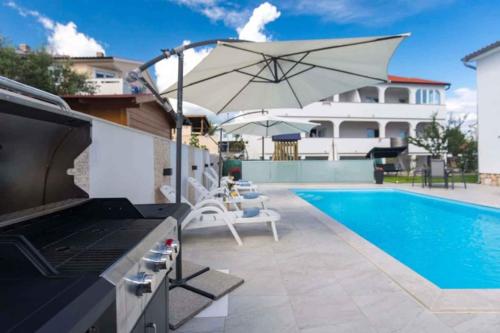 Apartments with Pool in Krk-Insel Krk 45775