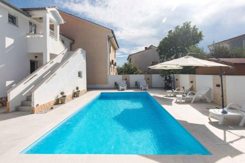Apartments with Pool in Krk-Insel Krk 45775