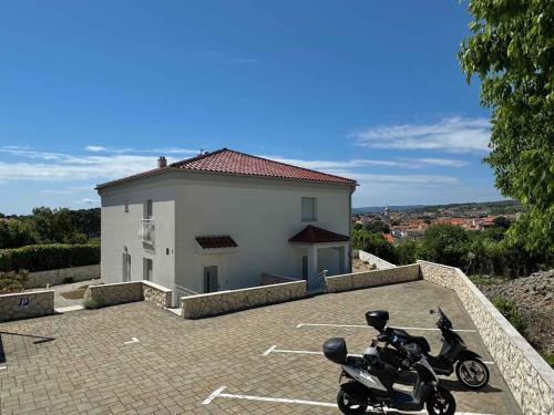Apartment with Pool in Krk-Insel Krk 54132