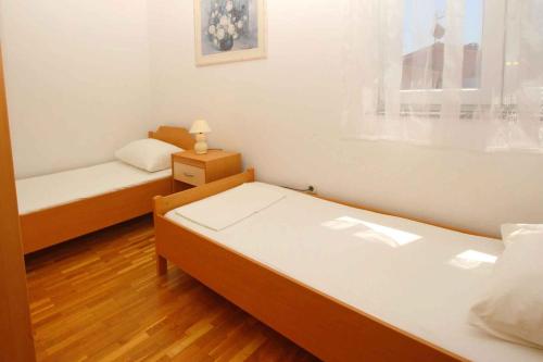 Apartment with A - C in Baska-Insel Krk 53680