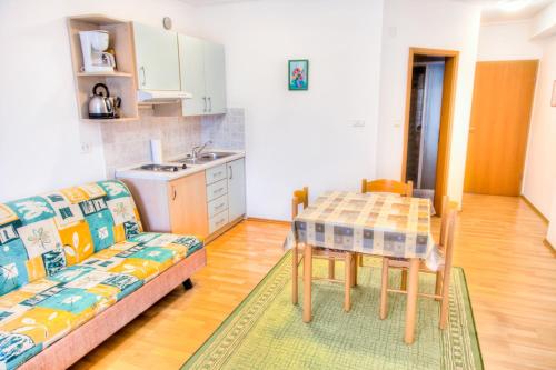 Apartments near Beach Fazana-Fazana (Region) 44322