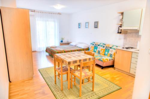 Apartments near Beach Fazana-Fazana (Region) 44322
