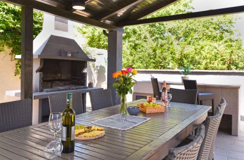 Villa with Pool in Porec-Istrien 44323