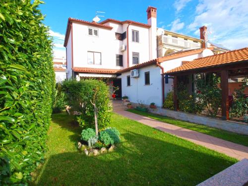 Apartments Beachfront Fazana-Fazana (Region) 44721