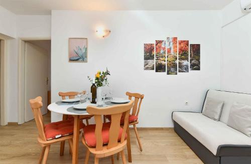 Apartment with A - C in Porec-Istrien 44243