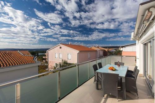 Apartment with Pool in Krk-Insel Krk 45783