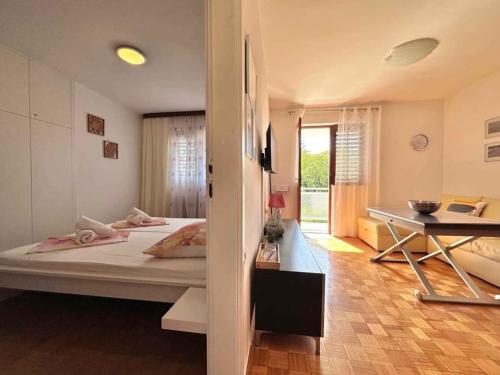 Apartment near Beach in Krk-Insel Krk 51536