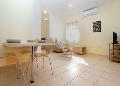 Apartments near Lake in Medulin-Istrien 44474