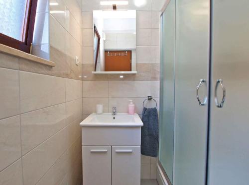 Apartments near Beach Fazana-Fazana (Region) 44746