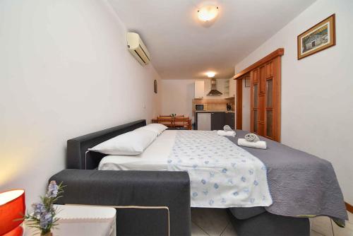 Apartment near Beach in Rovinj-Istrien 26276