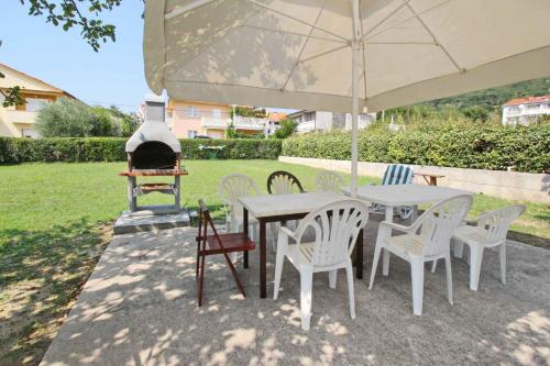 Apartments with A - C in Baska-Insel Krk 53953