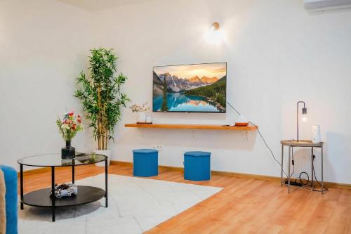Peaceful Nest In City Center - Happy Rentals