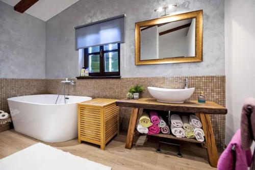 Holiday Home with Pool in Rovinj-Istrien 44575