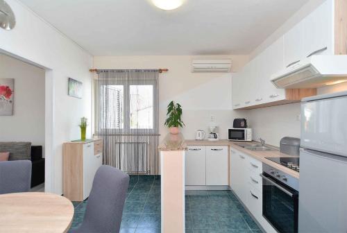 Apartments with A - C in Porec-Istrien 44330