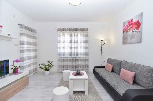 Apartments with A - C in Porec-Istrien 44330