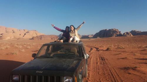 Clientes alojados en Wadi Rum Sky Tours & Camp