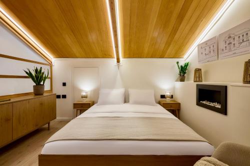 Oak and White Architects Loft Marina View