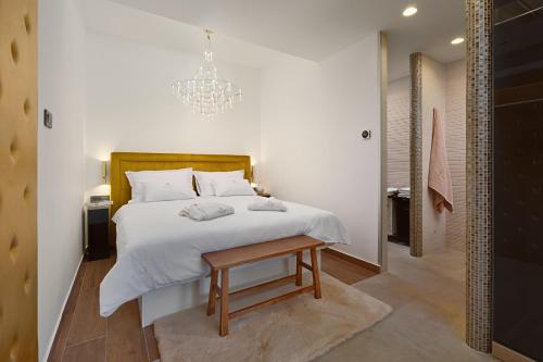 BELETAGE RITUALS PREMIUM ROOM with private jacuzzi and pool -free parking ADULTS ONLY