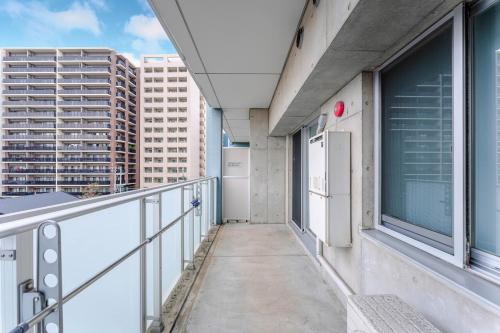 空港車10分,博多駅1駅,駅徒歩10分,最大4名,洗濯乾燥機,プロジェクター,ZANAStay吉塚