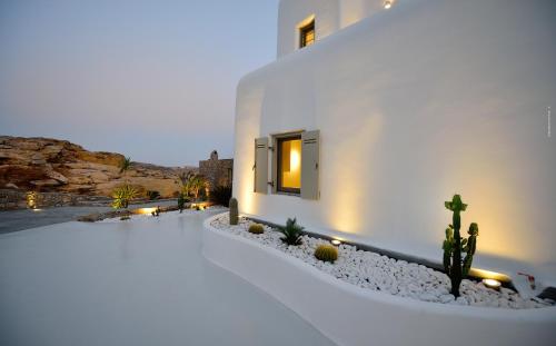 Πισίνα στο ή κοντά στο Villa Daedalus - Luxe Hilltop Escape with Infinity Pool, Jacuzzi & Panoramic Sea Views