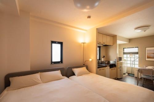 Stay 1St 601 8 min walk to Namba 13 min to Dotonbori 4 min walk to Sakuragawa Station