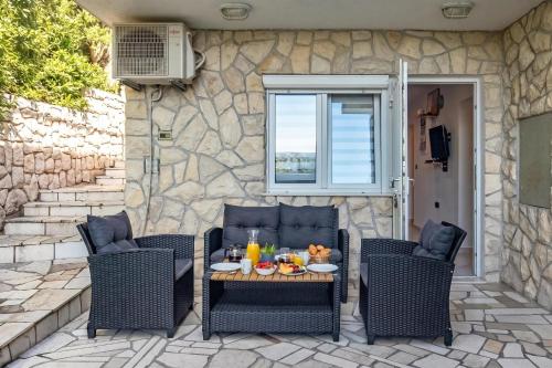 Apartments with Sea View Or Outdoor Jacuzzi