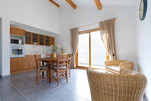 Η κουζίνα ή μικρή κουζίνα στο Le chalet d'Heidi