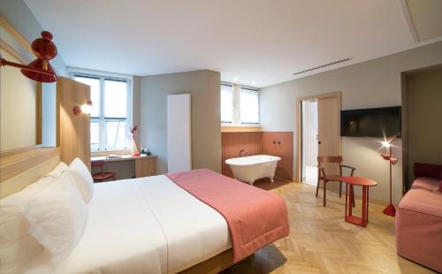 HANNONG Hotel & Wine Bar