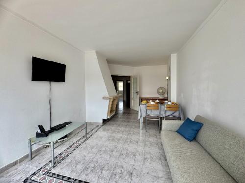 Faro Central 4 by Homing