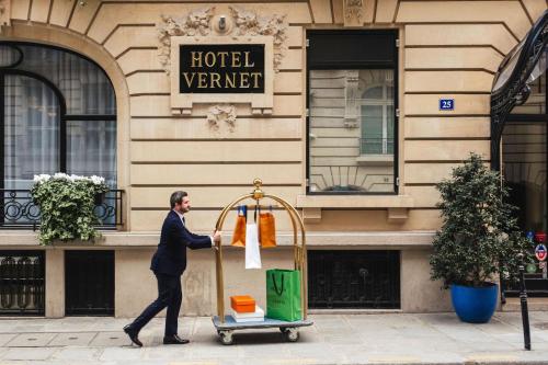 Hôtel Vernet Champs Elysées Paris