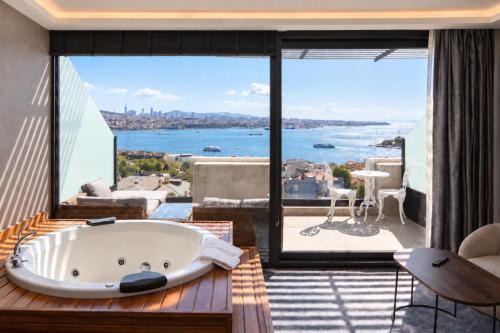 Deluxe Bosphorus Room with Terrace