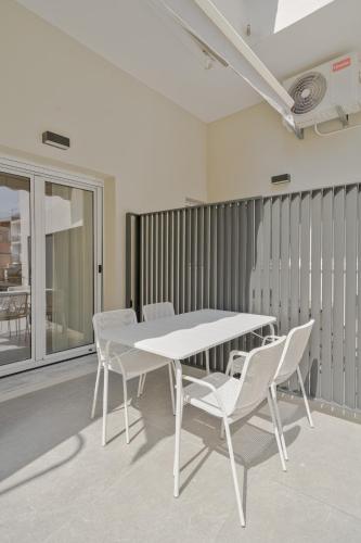 DG12 Apartments