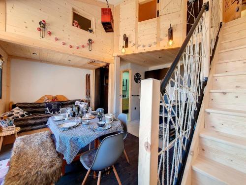 Appartement entièrement rénové Pied des pistes Balcon ouest - FR-1-344-1297