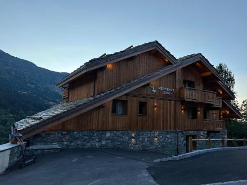 Appartement élégant vue montagnes, parking - 6 pers.