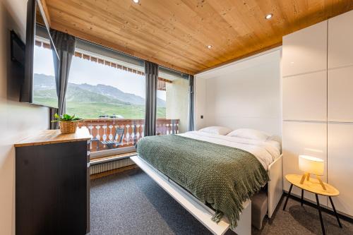 Residence Dome de Polset, Ski In-Out with WiFi in Val Thorens, "V13" by Versant Collection
