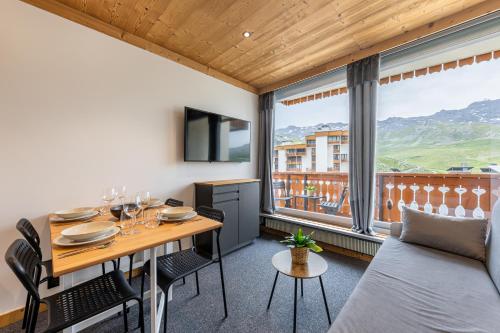 Residence Dome de Polset, Ski In-Out with WiFi in Val Thorens, "V13" by Versant Collection