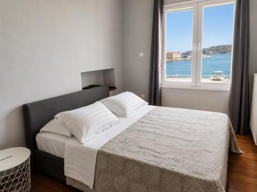Syros Delight by White Dreams