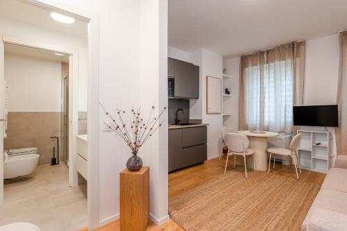 Elegant Apartments in the heart of Milan Central