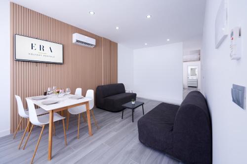 Cozy Beachfront Carihuela - ERA Apartments