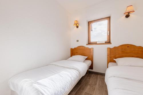Residence Altineige, Ski In-Out with WiFi in Val Thorens, "V9" by Versant Collection