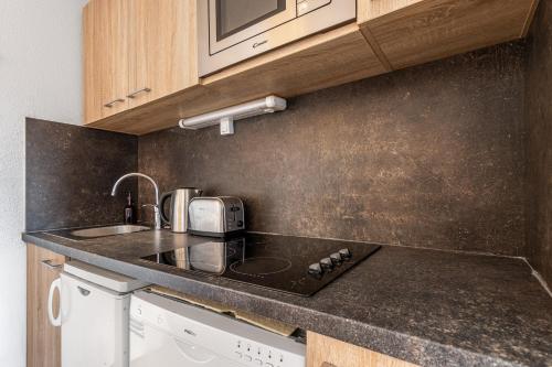 Residence Altineige, Ski In-Out with WiFi in Val Thorens, "V9" by Versant Collection