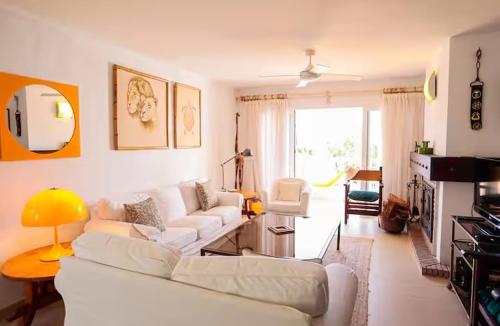 4BR Villa | Garden, BBQ & Beach 3m walk | Marbella
