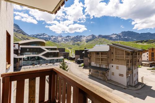 Residence Altineige, Ski In-Out with WiFi in Val Thorens, "V8" by Versant Collection