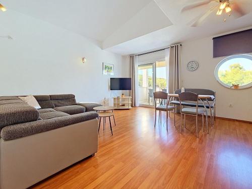 Apartment Anđa-3 by Interhome