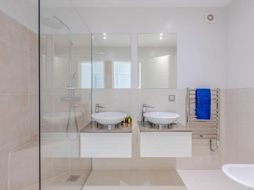 Apartment Pine Hills Rubi by Interhome