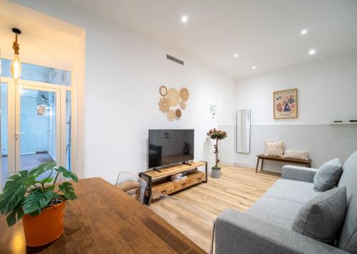 Charming Modern -2Bdrs 1Bath-Retiro