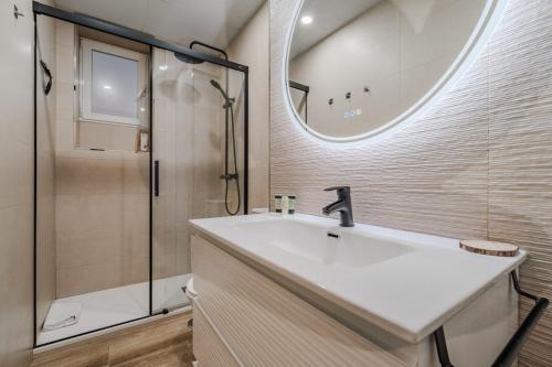 Charming Modern -2Bdrs 1Bath-Retiro
