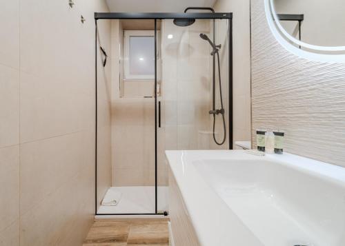 Charming Modern -2Bdrs 1Bath-Retiro
