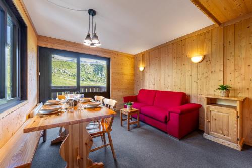 Residence Olympic, Ski In-Out with WiFi in Val Thorens, "V11" by Versant Collection