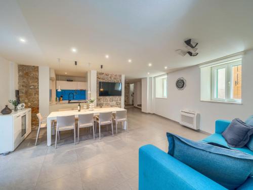 Holiday Home Villa Majestic by Interhome